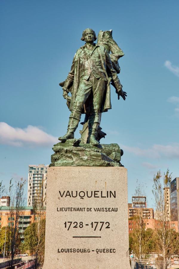 Monument à Jean Vauquelin, Eugène-Paul Benet