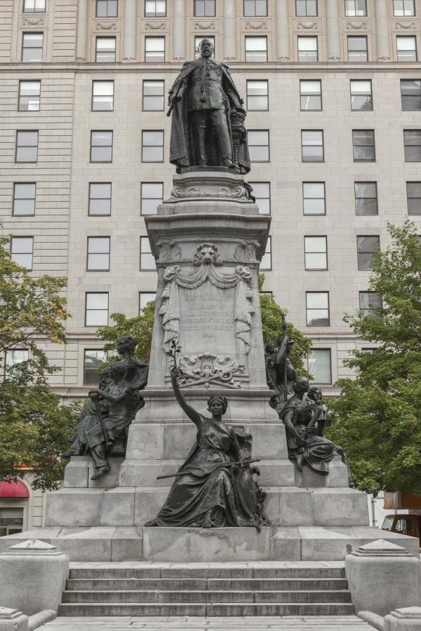 Monument à Édouard VII, Louis-Philippe Hébert