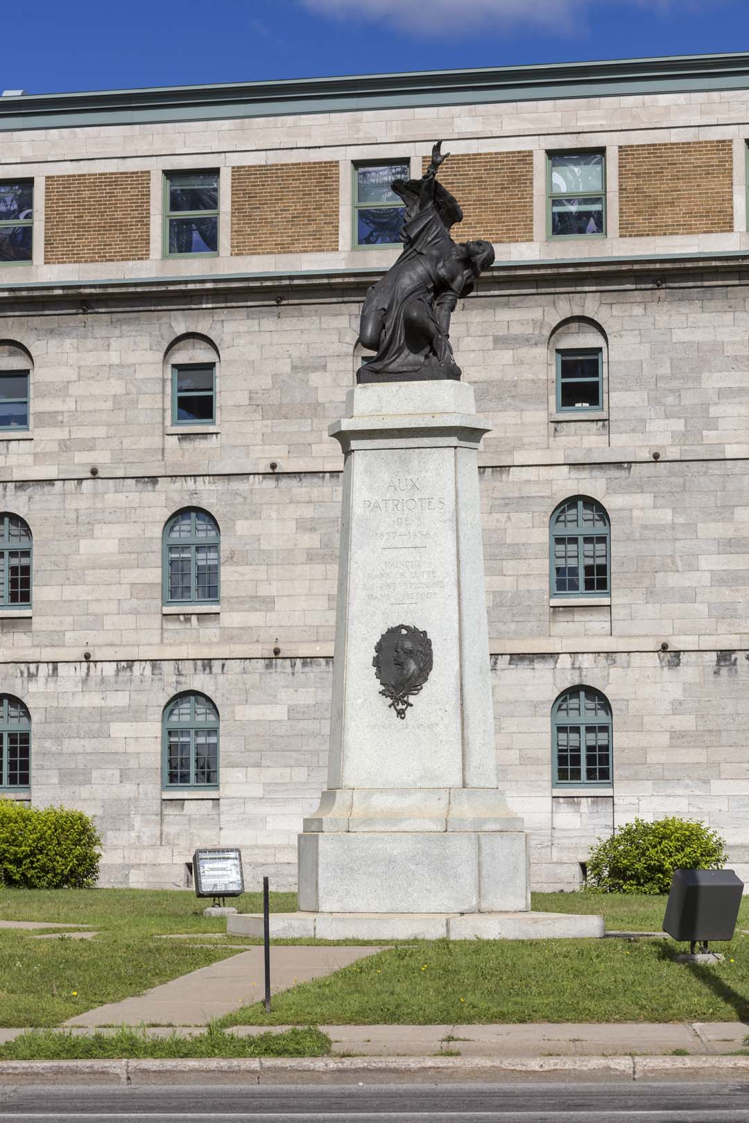 Monument aux Patriotes, Alfred Laliberté