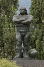 Monument à Louis Cyr, Robert Pelletier