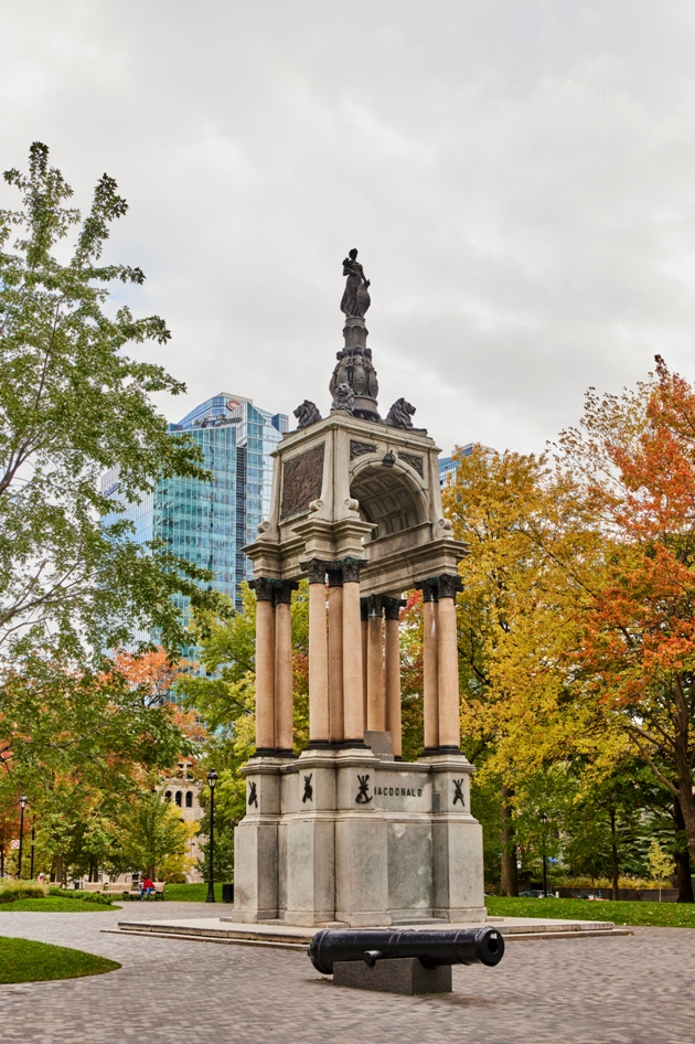 Monument à sir John A. Macdonald, George Edward Wade